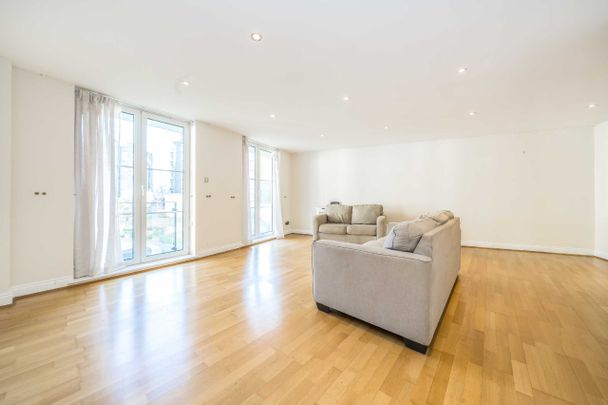 Elizabeth Court, Marylebone, NW1, London - Photo 1