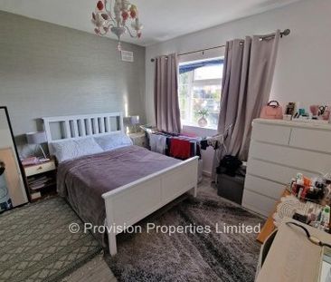 2 Bedroom Flat in Adel - Photo 6