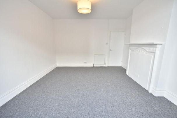 2 bedroom ground floor flat to rent - Photo 1