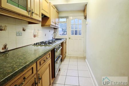 3 bedroom terraced house to rent - Photo 5