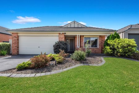 39 Hartland Circuit Pakenham VIC - Photo 4