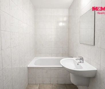 Pronájem bytu 1+kk, 32 m - Fotografie 4