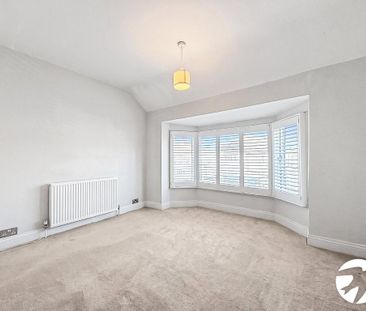 4 bedroom semi-detached house to rent - Photo 4