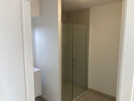 Location Appartement 4 pièces 81m² ST BENOIT 86280 - Photo 5