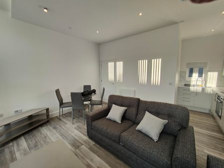 The Kingsway, Swansea, SA1 5LE - Photo 2