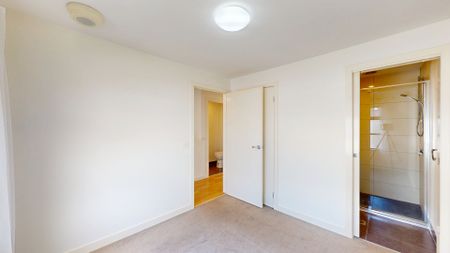 Modern Comfort Meets Inner-East Convenience - Photo 5
