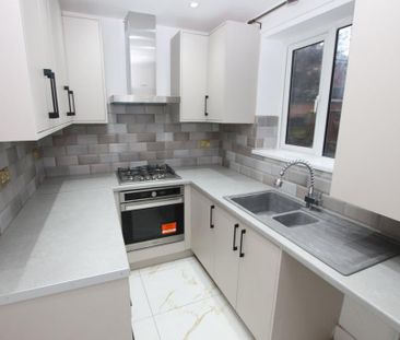 2 bedroom semi-detached house to rent - Photo 6