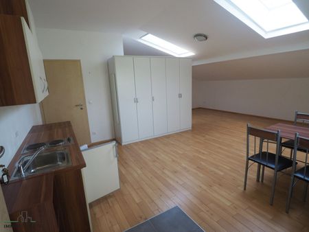Kleine Dachgeschoßmietwohnung am Rande von Wieselburg! Alles inklusive MIETE! - Photo 2
