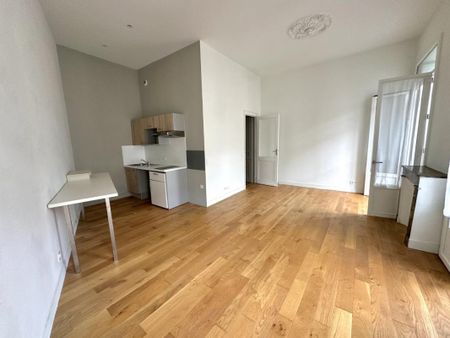 Location Appartement 2 pièces 49m² BORDEAUX 33000 - Photo 2