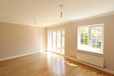 Copperfields, High Wycombe - Photo 2