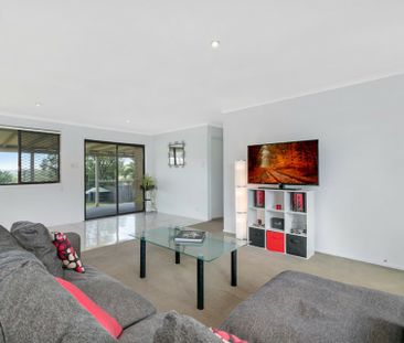 CHARMING 3 BEDROOM HOME CLOSE TO EVERYTHING - Photo 1