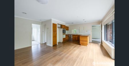 Spacious family home. - Photo 2