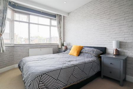 Mildenhall Drive St. Leonards-On-Sea TN37 7EE - Photo 4