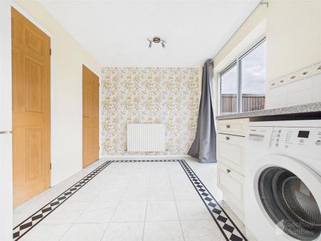 2 bedroom semi-detached house to rent - Photo 5