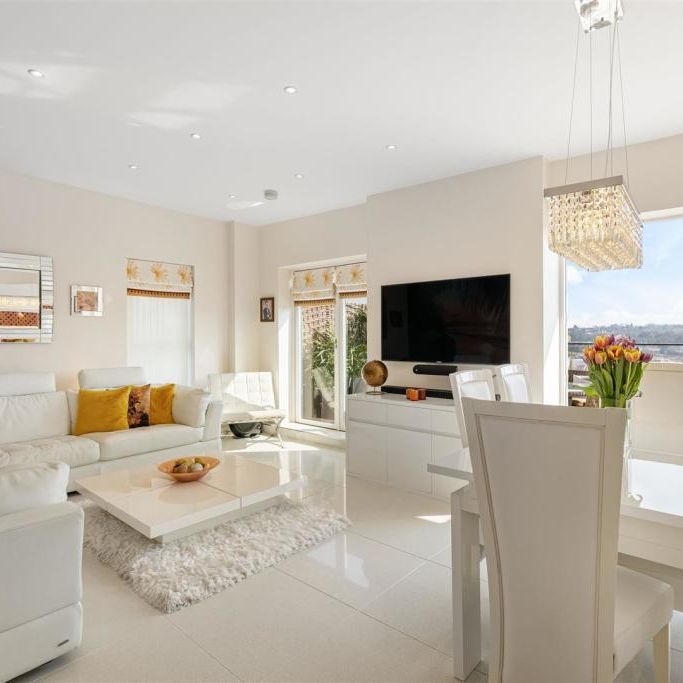 3 bedroom apartment to rent - Photo 1