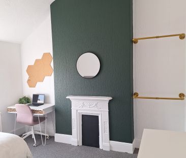 6 bedroom house - Photo 1