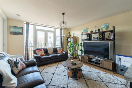 The Stephenson, Gateshead, Tyne and Wear - Photo 3