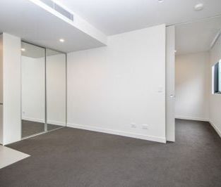 One Bedroom Unit in Arena Building - Photo 2
