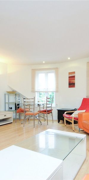 Wessex Gate, Reading Wessex Gate, Reading - Photo 1