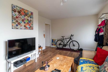 3 bedroom terraced house to rent - Photo 2