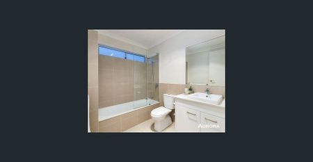 Luxurious Two-Level Townhouse in Morningside’s Premier Precinct - Photo 3