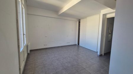 Location Appartement 3 pièces 77m² PORT VENDRES 66660 - Photo 3