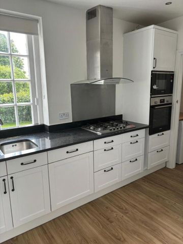 4 bedroom semi-detached house to rent - Photo 3