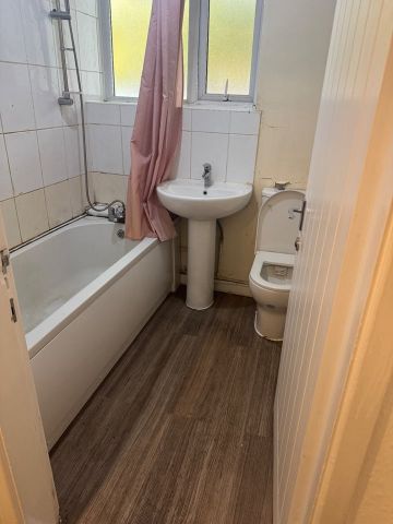 2 Bed Flat, Miranda Court, M5 - Photo 5