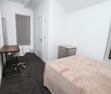 5 bedroom House To Let Total Size: 1411 SQ FT - Photo 5