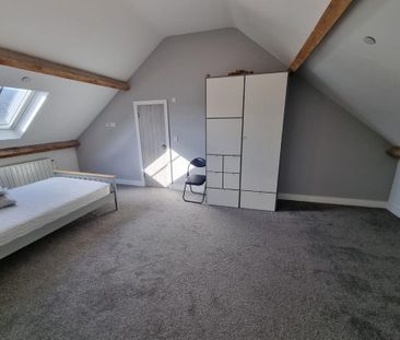 3 bedroom flat to rent - Photo 3