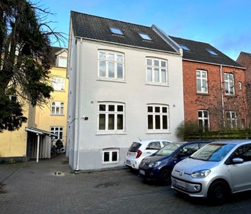 Skøn 2-værelses lejlighed i hjertet af Odense - Photo 1