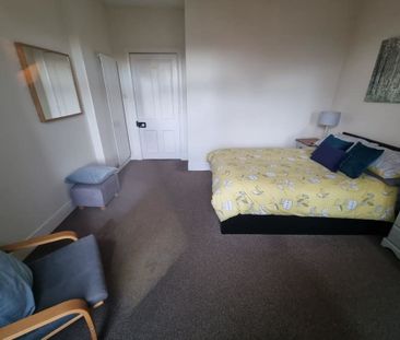 Grampian Road, Top floor right, AB11 - Photo 2