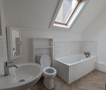 4 Bed Maisonette, Birdhurst Gardens, CR2 - Photo 3