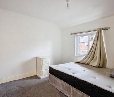 2 Bed Terraced House, Wykebeck Road, LS9 - Photo 4