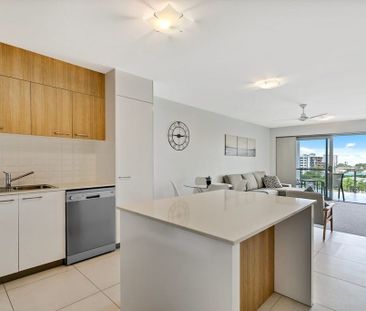 Modern Furnished Apartment in Cotton Tree - Leave the Car at Home! - Photo 5