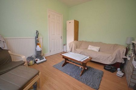 3 Bed - Carnarvon Road, Reading - Photo 3