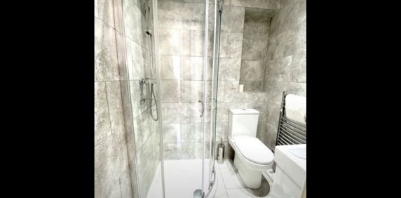 Studio Flat, Western Avenue, W3 - Photo 2