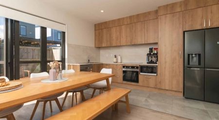 Modern, Sun-Filled 2-Bedroom Home Near Drury Ã¢ÂÂ Peaceful & Convenient - Photo 2