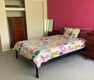 4-bedroom shared house, Kinchela Avenue - Photo 2 | Rentumo