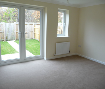 2 bedroom terraced house to rent - Photo 2