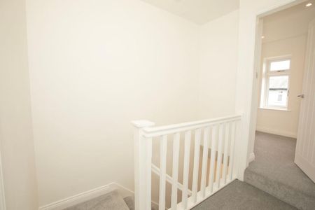 3 bedroom semi-detached house to rent - Photo 3