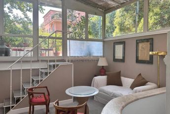 Villa-Parioli: Beautiful independent house with large private garden and terraces. Spacious living, formal dining, study-music room, sun room, 5 bedrooms, 4 bathrooms, parking. rif 163