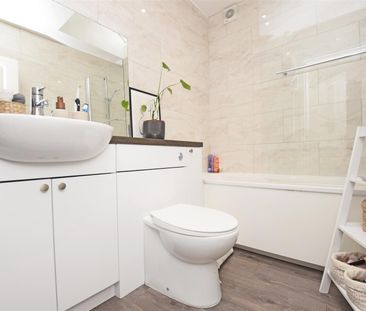 Tudor Road, Hampton, TW12 - Photo 4