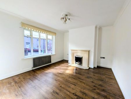 3 bedroom semi-detached house to rent - Photo 2
