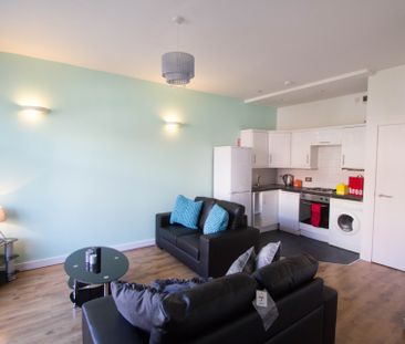 57 BEECHWOOD VIEW Leeds - LS4 2LP - Photo 3