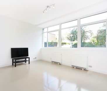 Studio Flat, Kersfield House, SW15 - Photo 1