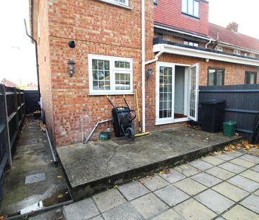 3 bedroom terraced house to rent - Photo 4