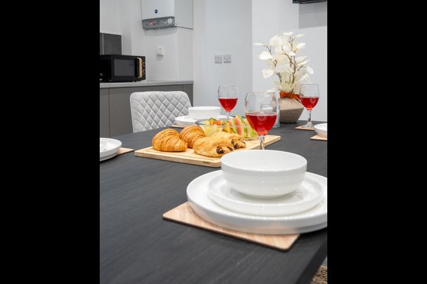 2 Bed Flat, Nottingham, NG7 - Photo 1