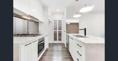 Beautiful 3-Bedroom Family Home!! Solar power!! Security cameras!! - Photo 4