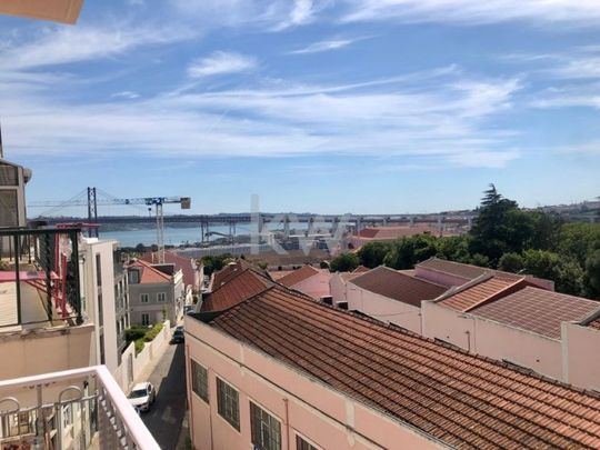 2 room luxury Apartment for rent in Lisbon, Portugal - Photo 1